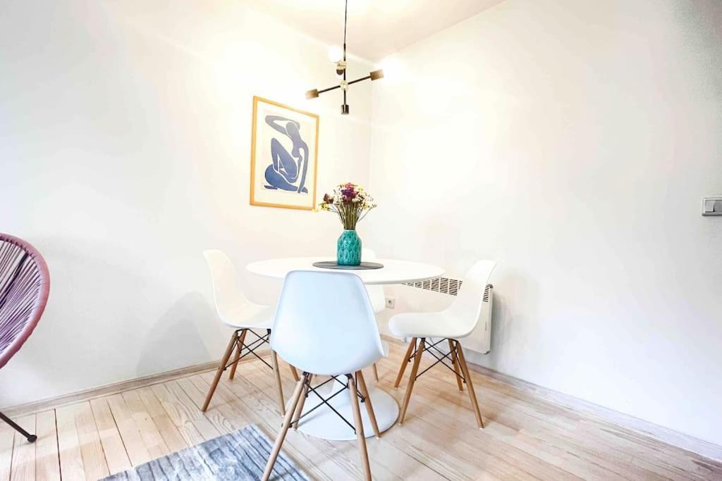 Modern *old Town* Apartment *